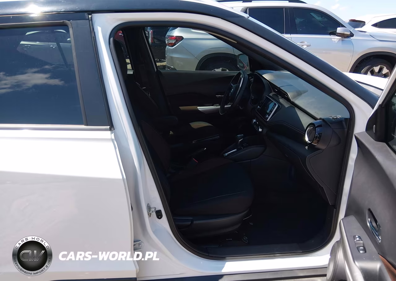 2018 Nissan Kicks Sr VIN:3N1CP5CUXJL543108 - 5