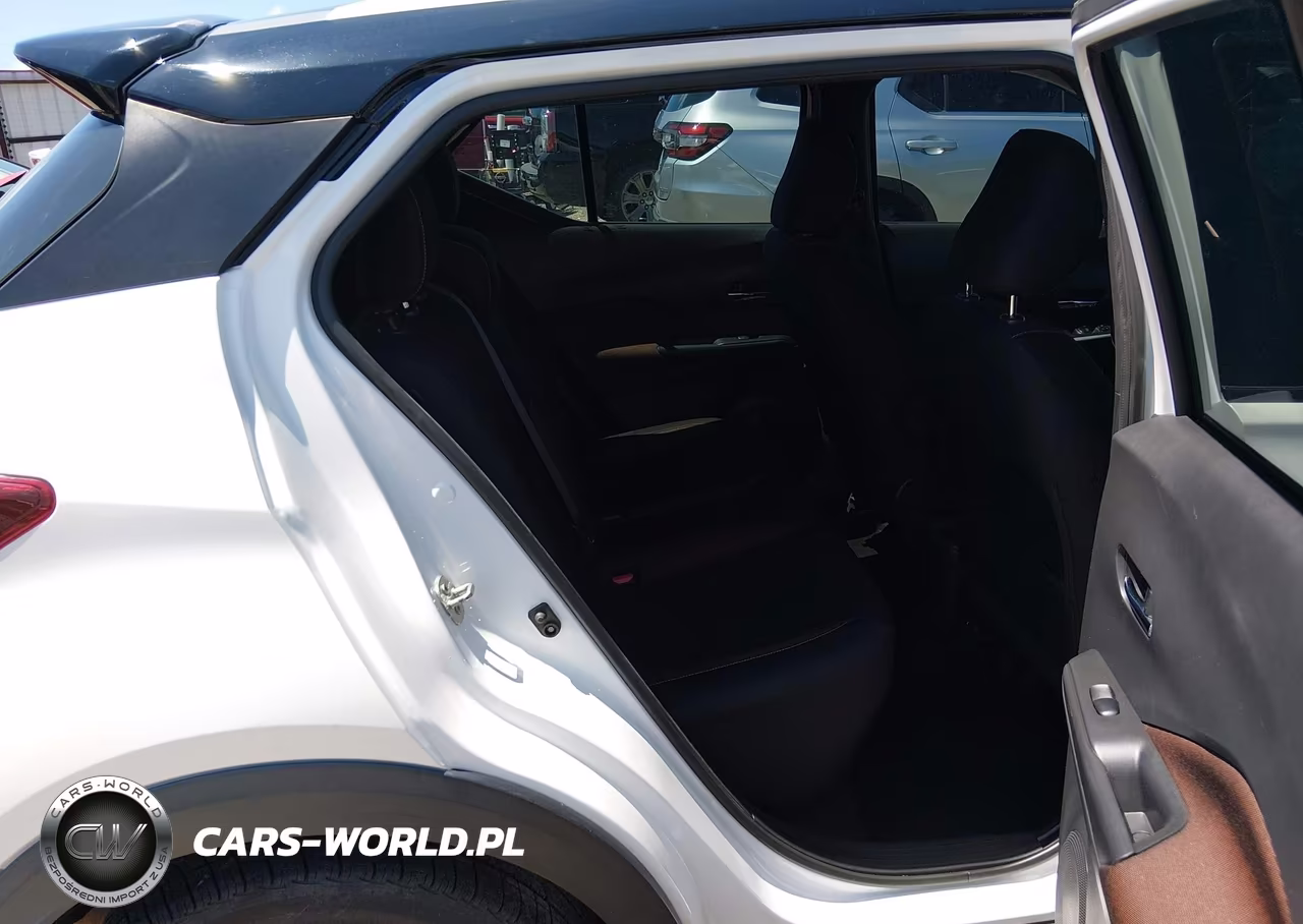 2018 Nissan Kicks Sr VIN:3N1CP5CUXJL543108 - 8