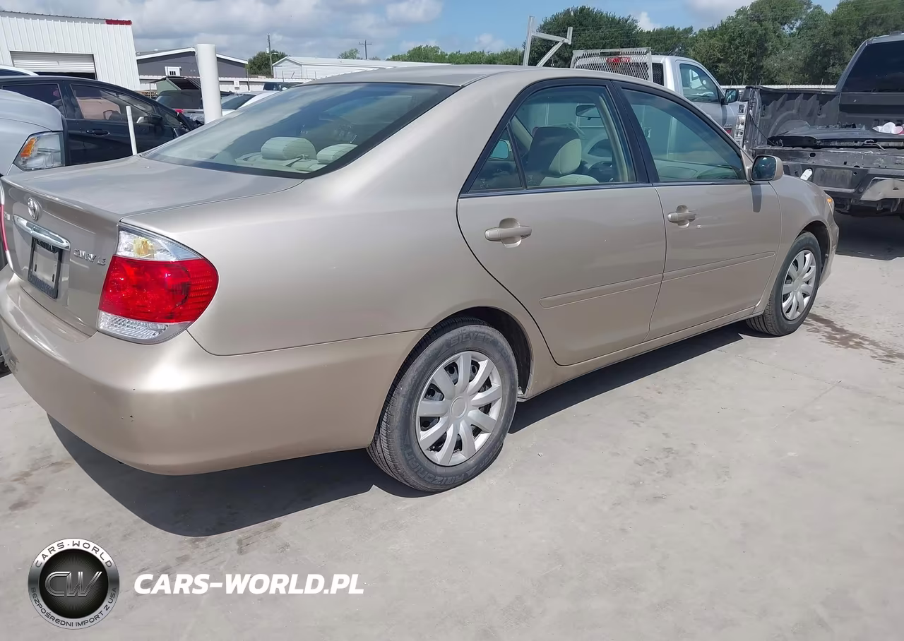 2005 Toyota Camry Le VIN:4T1BE32K65U036118 - 4
