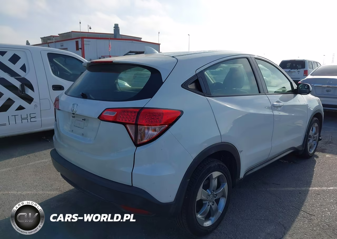 2018 Honda Hr-V Lx VIN:3CZRU5H34JM712690 - 4