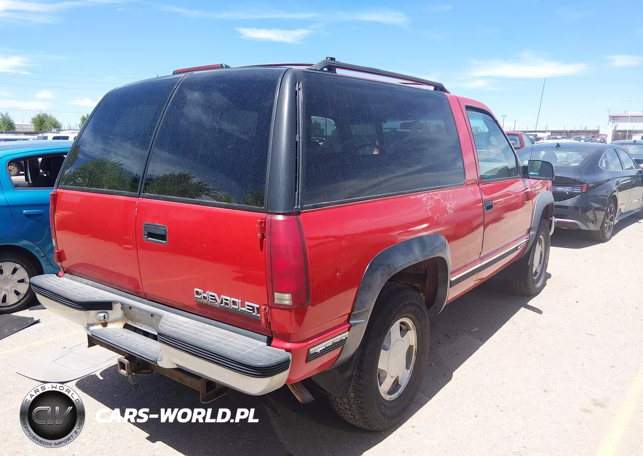 1995 Chevrolet Tahoe K1500 VIN:3GNEK18K0SG119796 - 4