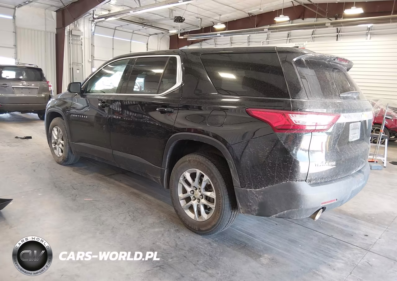 2018 Chevrolet Traverse Ls VIN:1GNERFKW5JJ156912 - 3