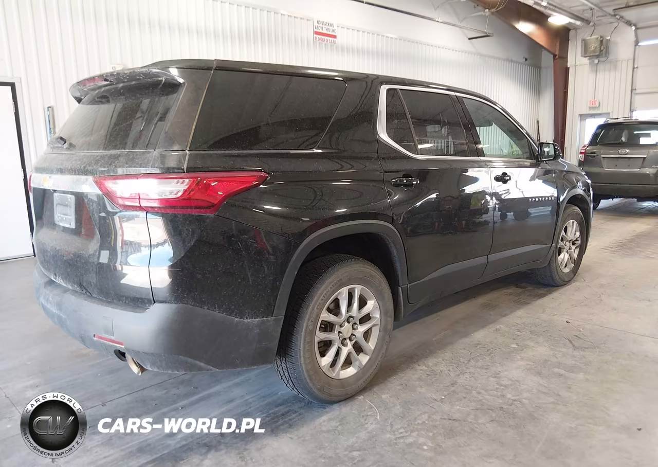2018 Chevrolet Traverse Ls VIN:1GNERFKW5JJ156912 - 4