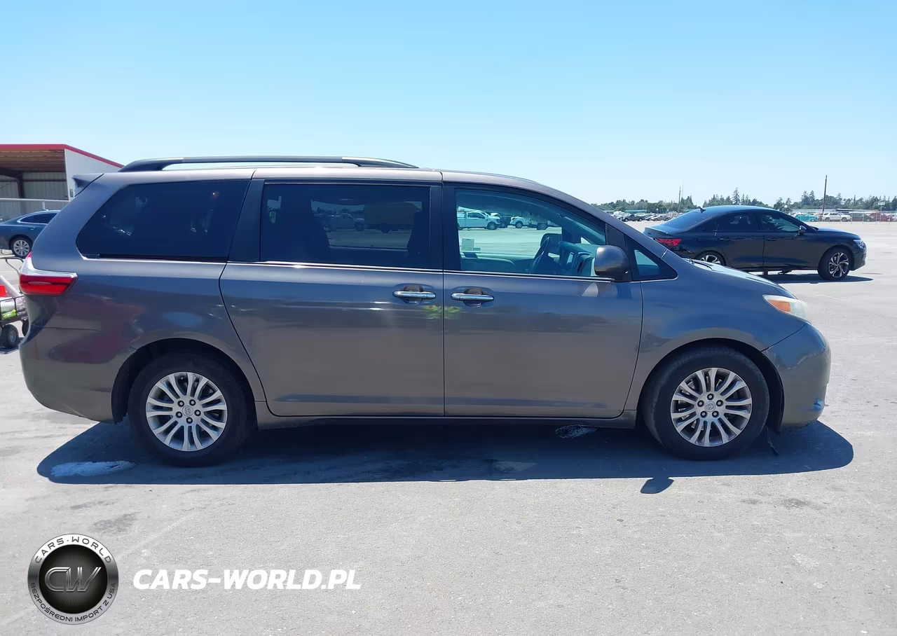 2017 Toyota Sienna Xle 8 Passenger VIN:5TDYZ3DC0HS838293 - 13