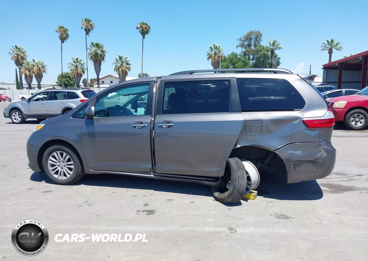 2017 Toyota Sienna Xle 8 Passenger VIN:5TDYZ3DC0HS838293 - 14
