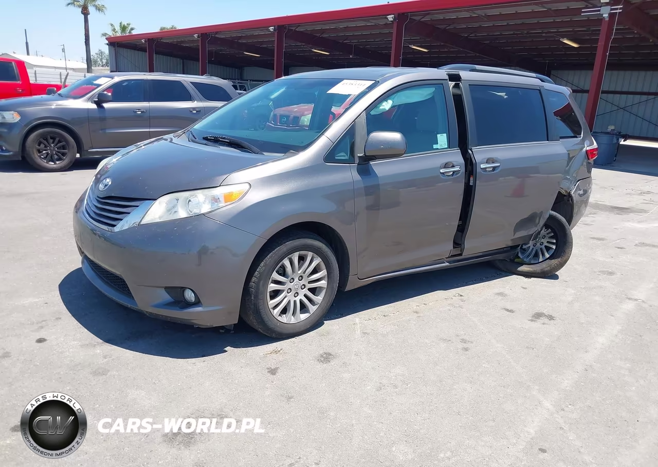 2017 Toyota Sienna Xle 8 Passenger VIN:5TDYZ3DC0HS838293 - 2