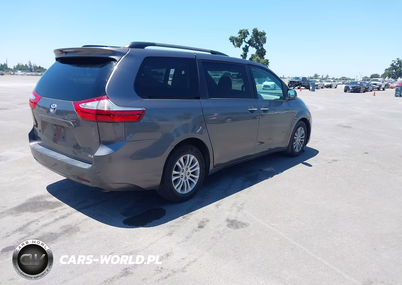 2017 Toyota Sienna Xle 8 Passenger VIN:5TDYZ3DC0HS838293 - 4