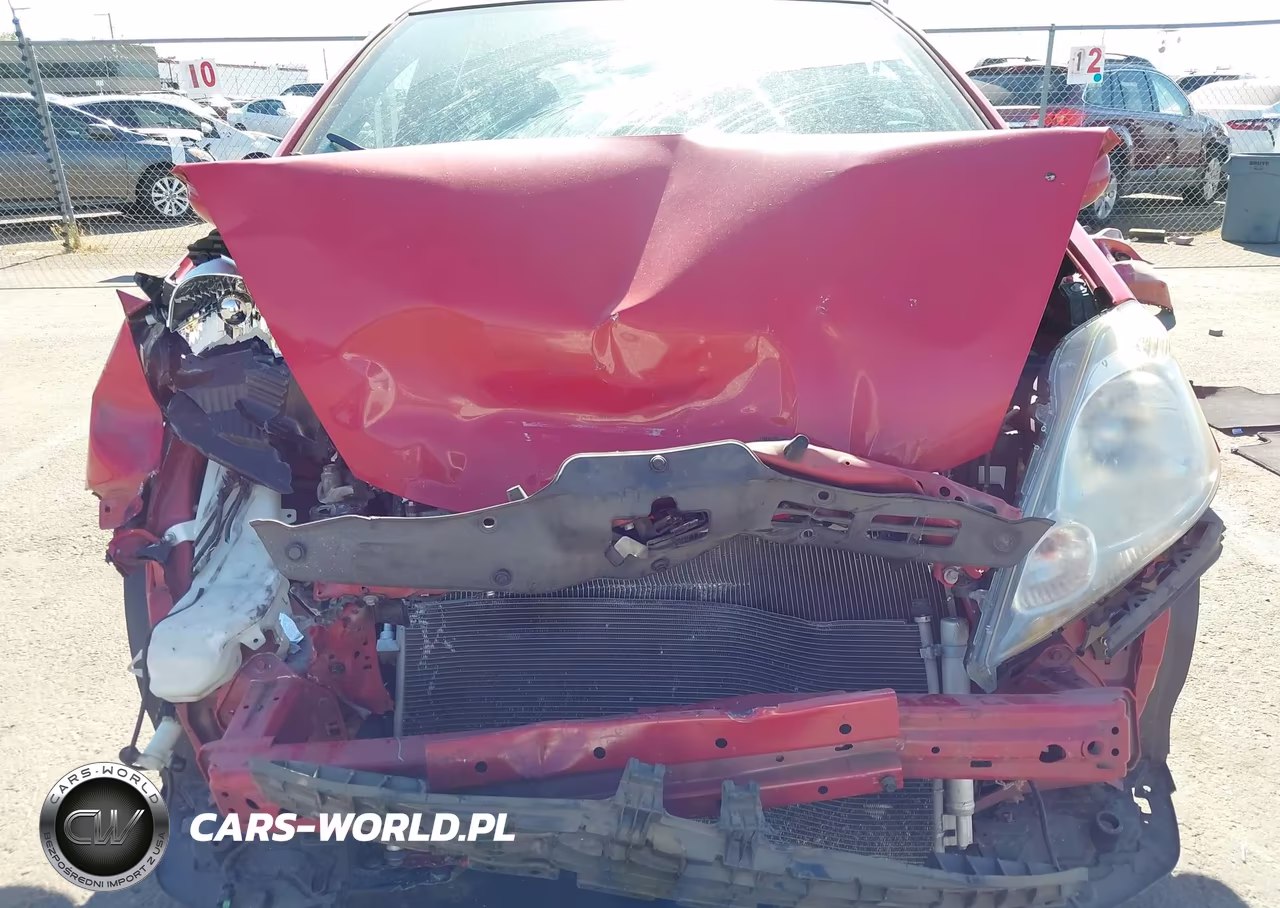 2011 Honda Fit Sport VIN:JHMGE8H55BS003562 - 13