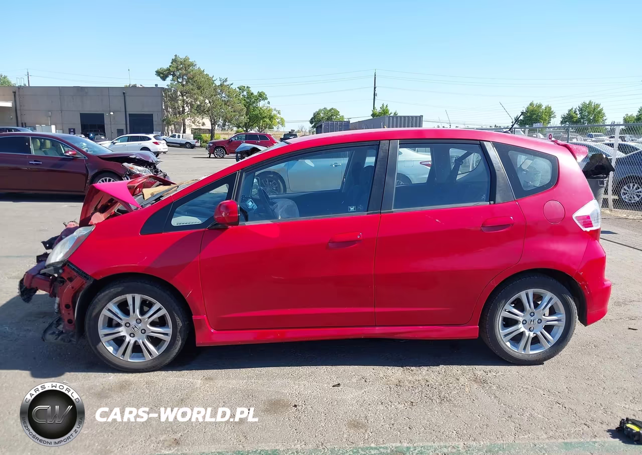 2011 Honda Fit Sport VIN:JHMGE8H55BS003562 - 17