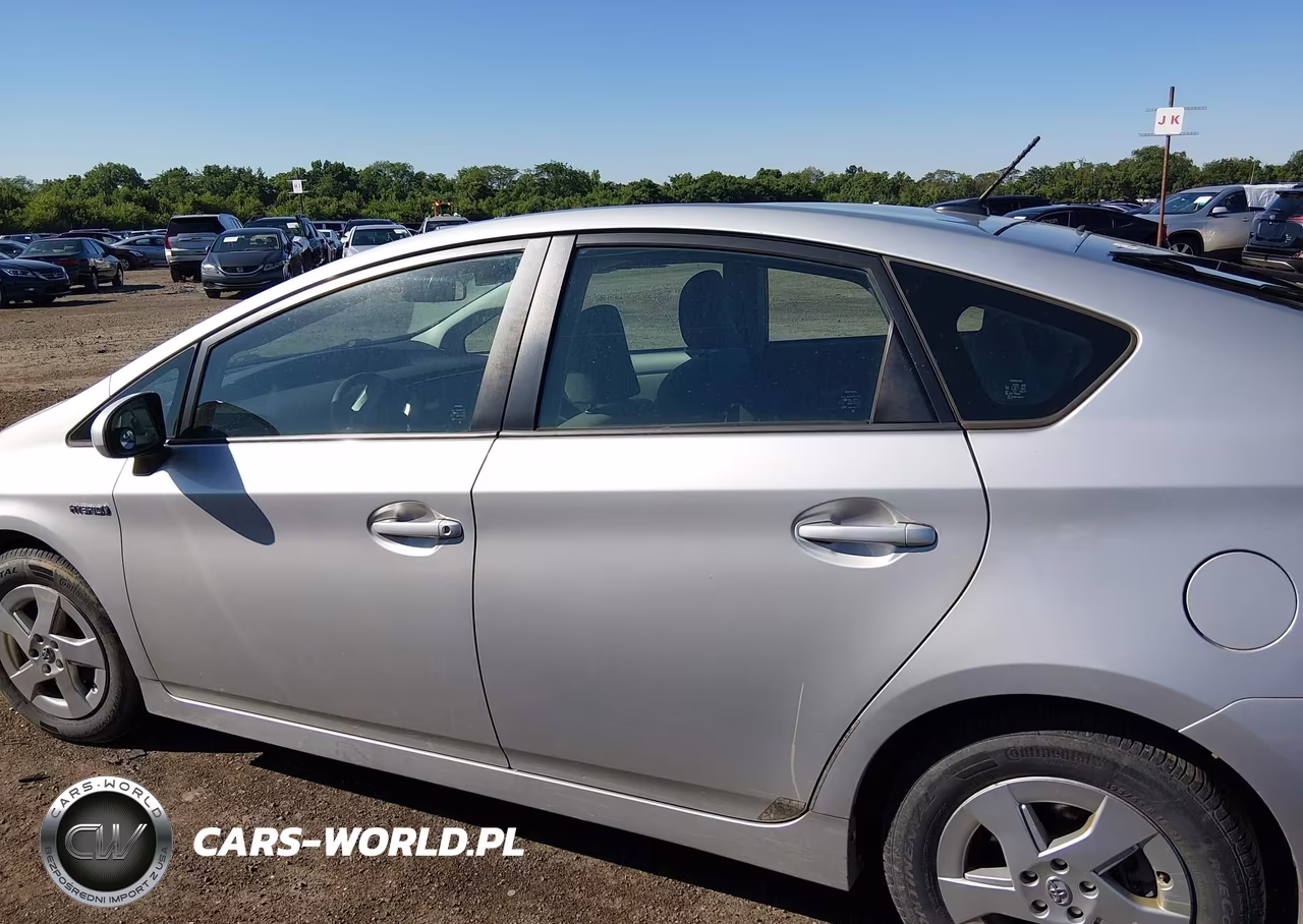 2011 Toyota Prius Three VIN:JTDKN3DU3B0265961 - 14