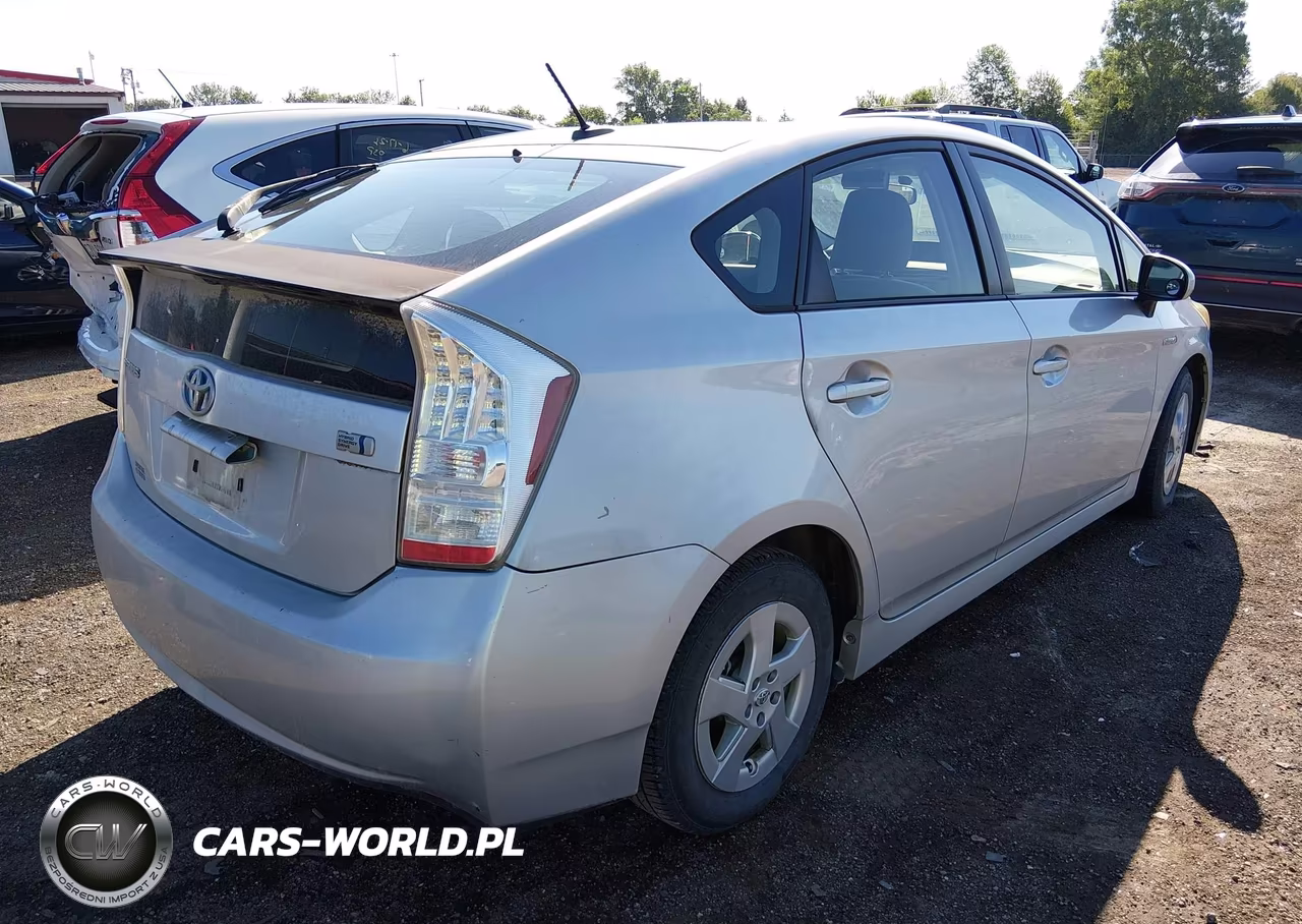 2011 Toyota Prius Three VIN:JTDKN3DU3B0265961 - 4