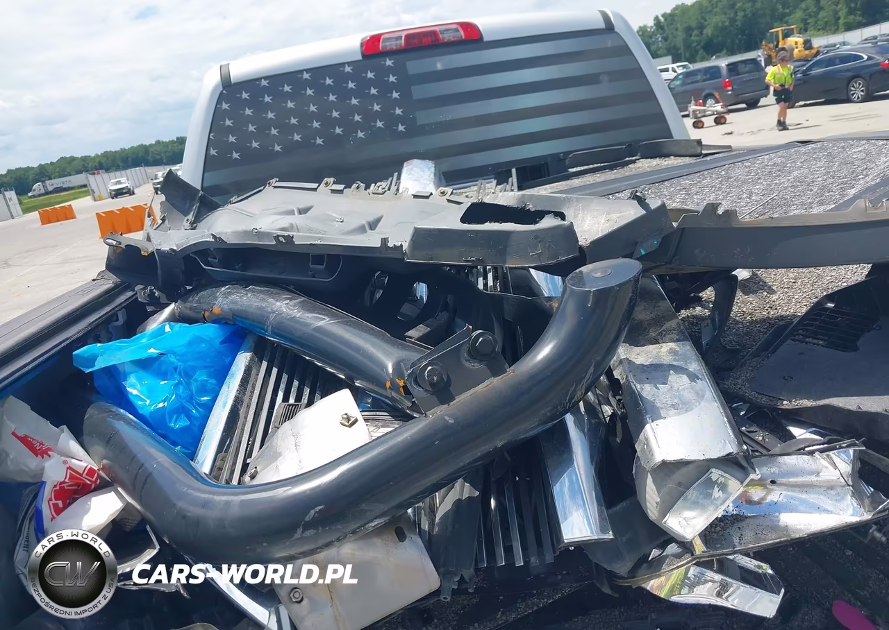 2017 Chevrolet Silverado 1500 1Lt VIN:3GCUKREC2HG136169 - 12