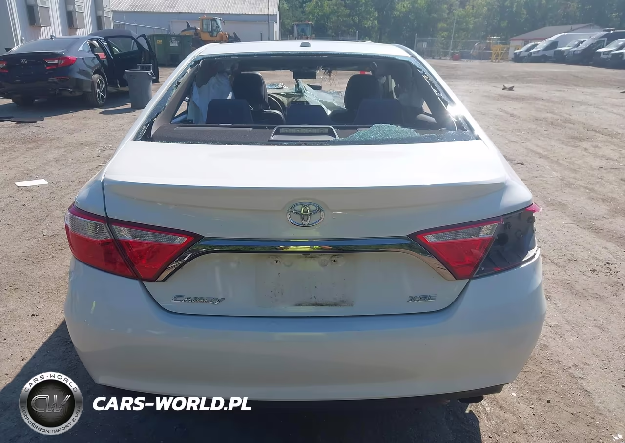 2016 Toyota Camry Xse VIN:4T1BF1FK5GU174523 - 16