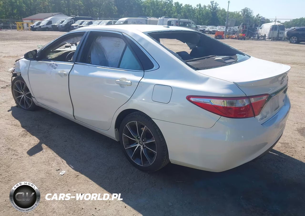 2016 Toyota Camry Xse VIN:4T1BF1FK5GU174523 - 3