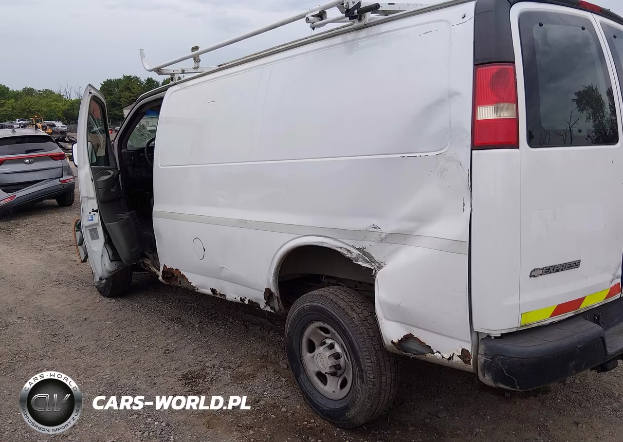 2007 Chevrolet Express Cargo Van Work Van VIN:1GCHG35U971249638 - 18