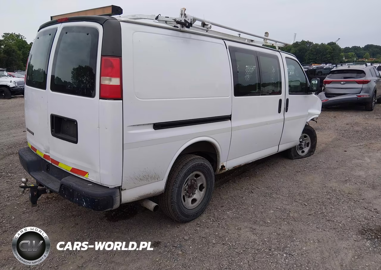 2007 Chevrolet Express Cargo Van Work Van VIN:1GCHG35U971249638 - 4