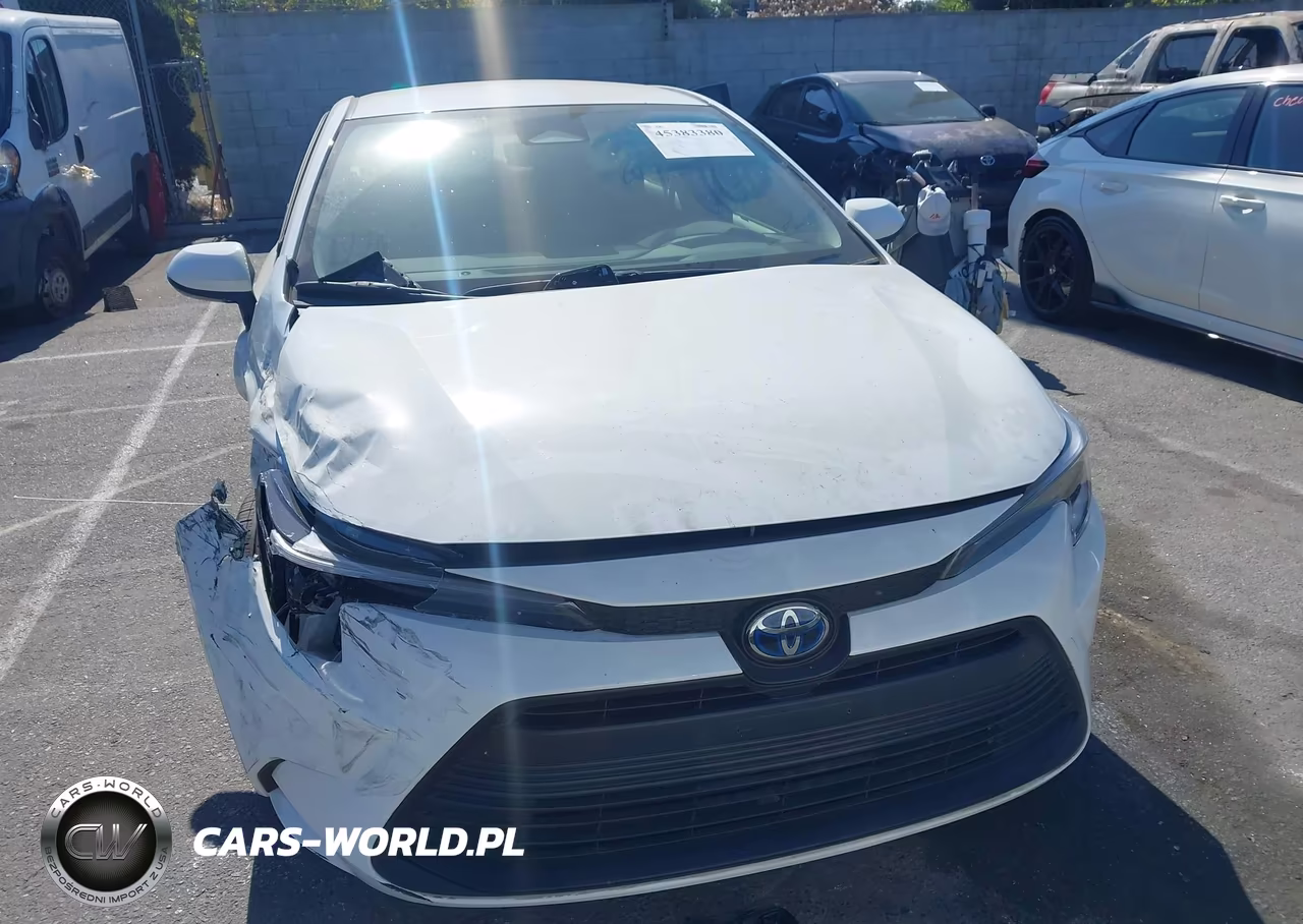 2025 Toyota Corolla Hybrid Le VIN:JTDBCMFE6S3069402 - 12