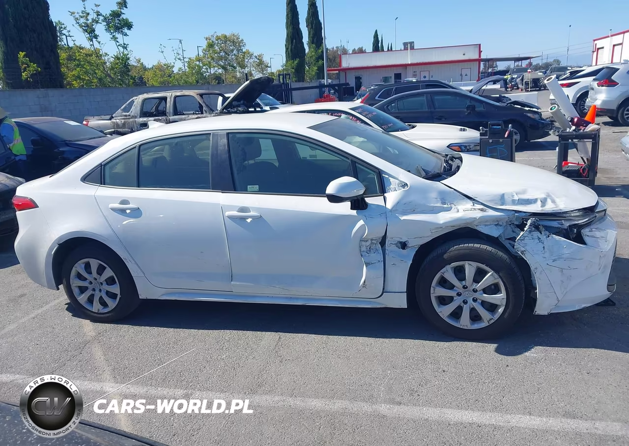 2025 Toyota Corolla Hybrid Le VIN:JTDBCMFE6S3069402 - 13