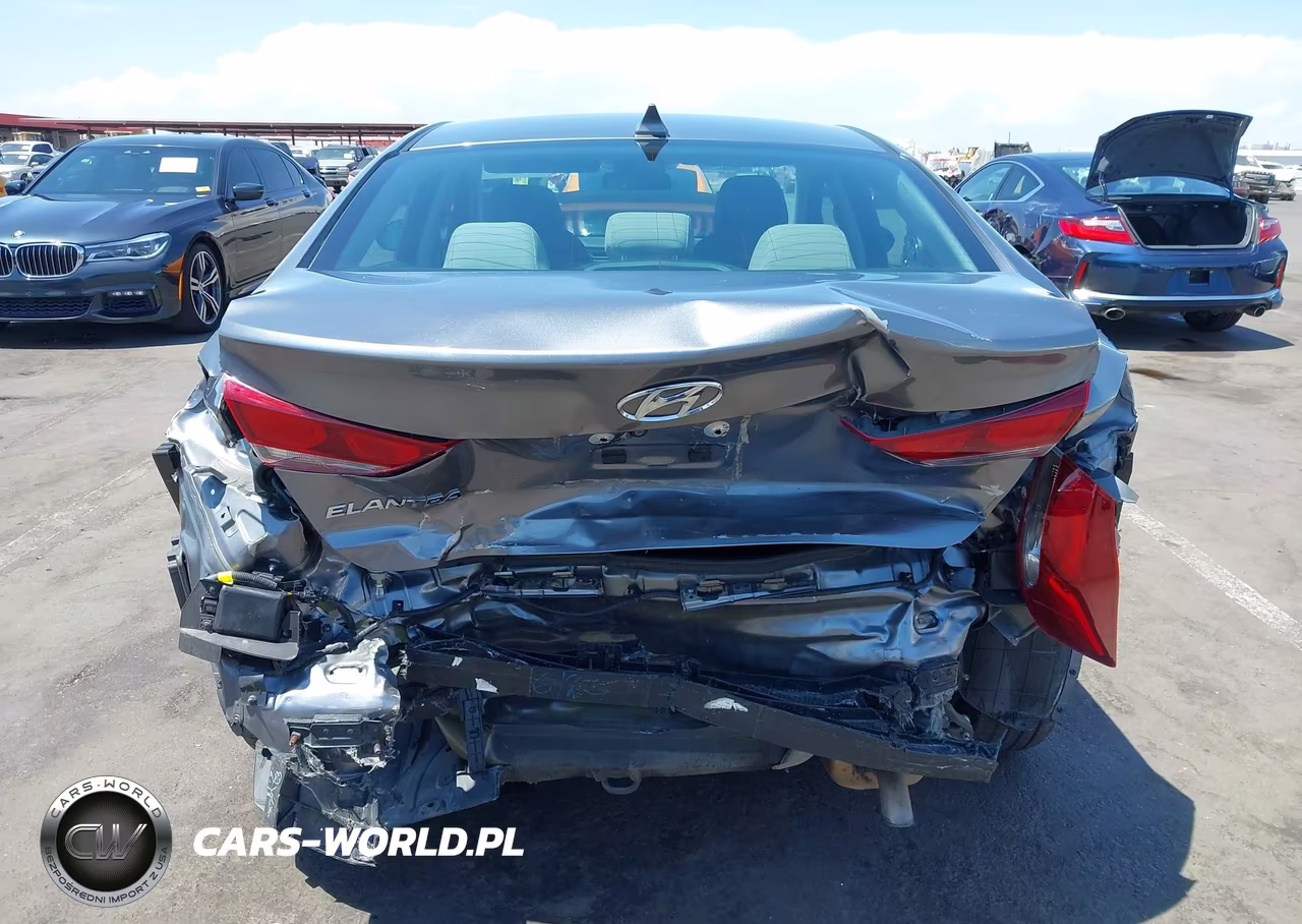 2018 Hyundai Elantra Sel VIN:5NPD84LF6JH298561 - 17