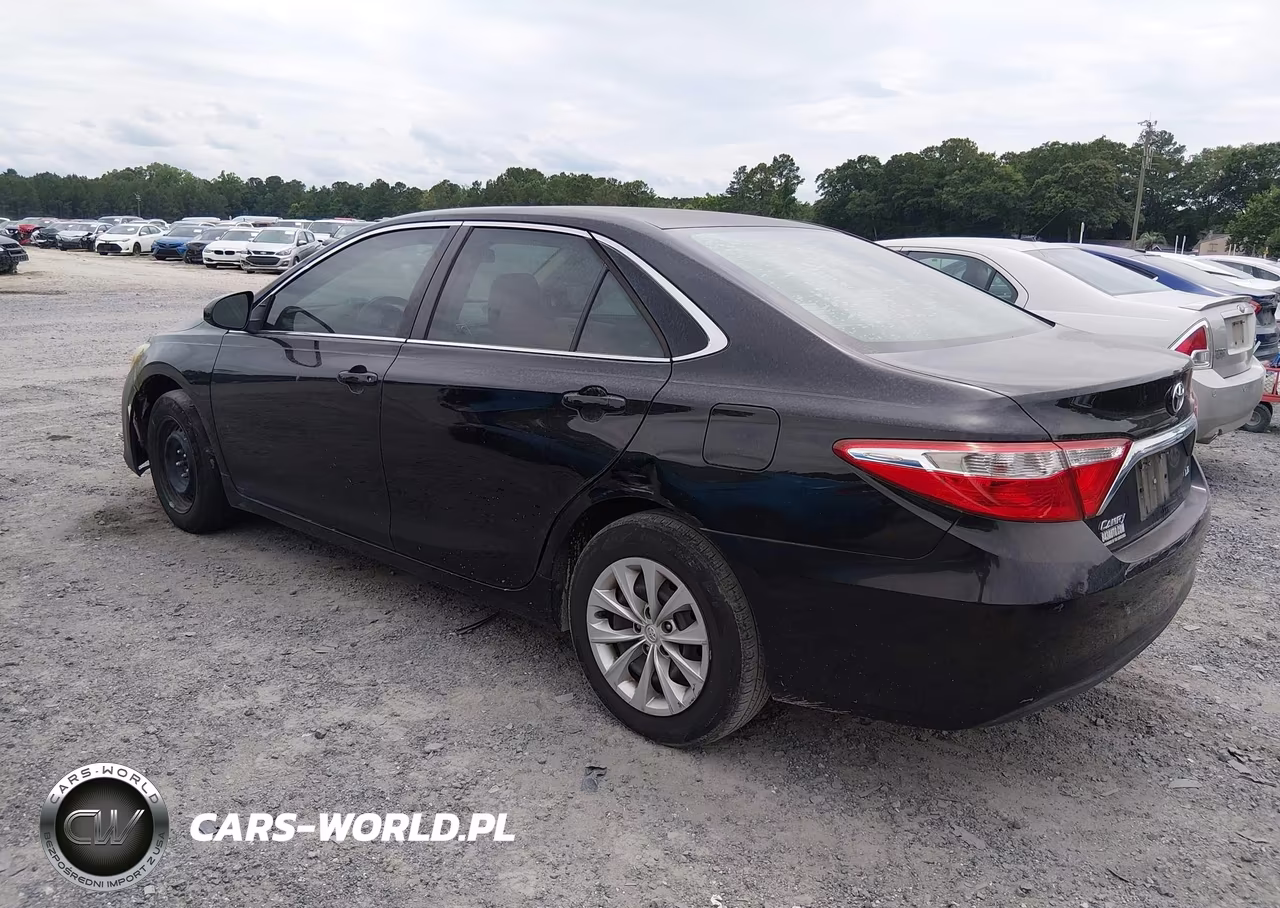 2016 Toyota Camry Le VIN:4T1BF1FK1GU610347 - 3