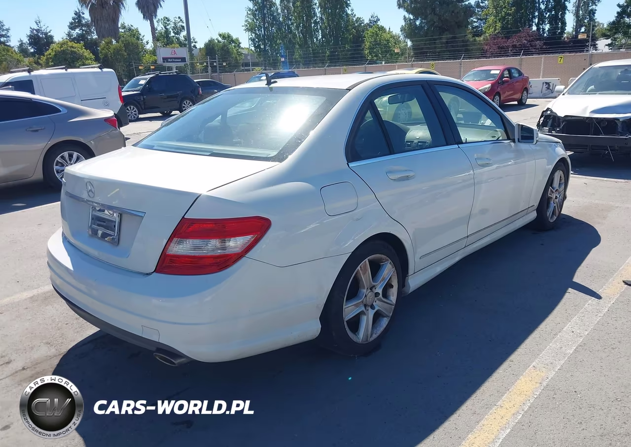 2010 Mercedes-Benz C 300 Sport VIN:WDDGF5EB1AR129565 - 4