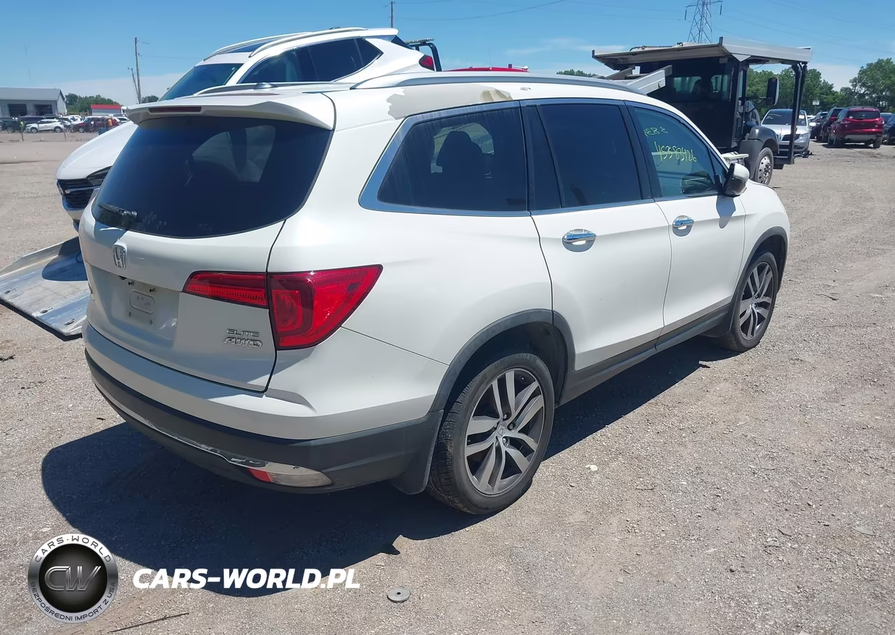 2017 Honda Pilot Elite VIN:5FNYF6H00HB027351 - 4