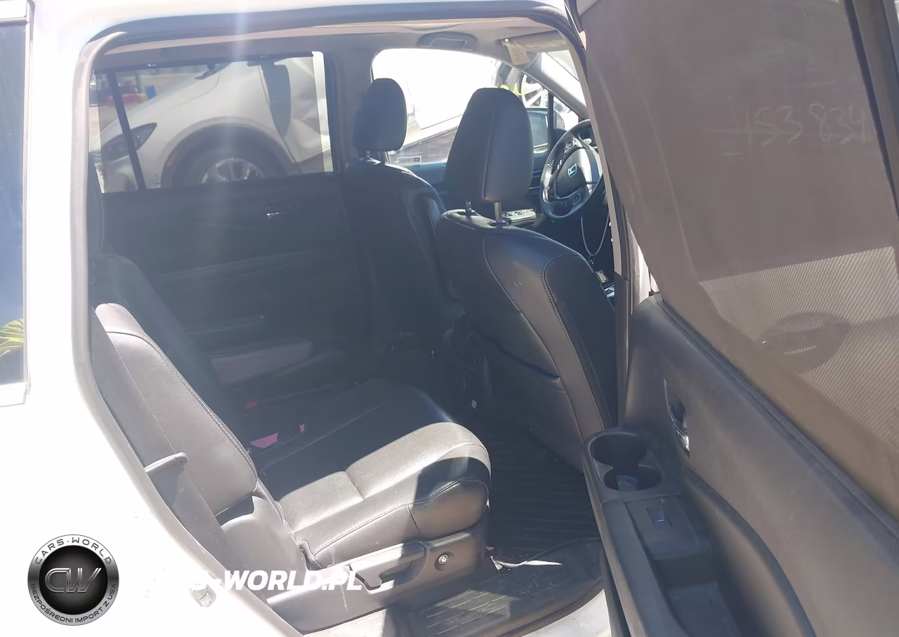 2017 Honda Pilot Elite VIN:5FNYF6H00HB027351 - 8