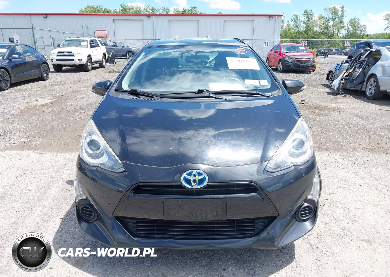 2015 Toyota Prius C Three VIN:JTDKDTB39F1110795 - 12
