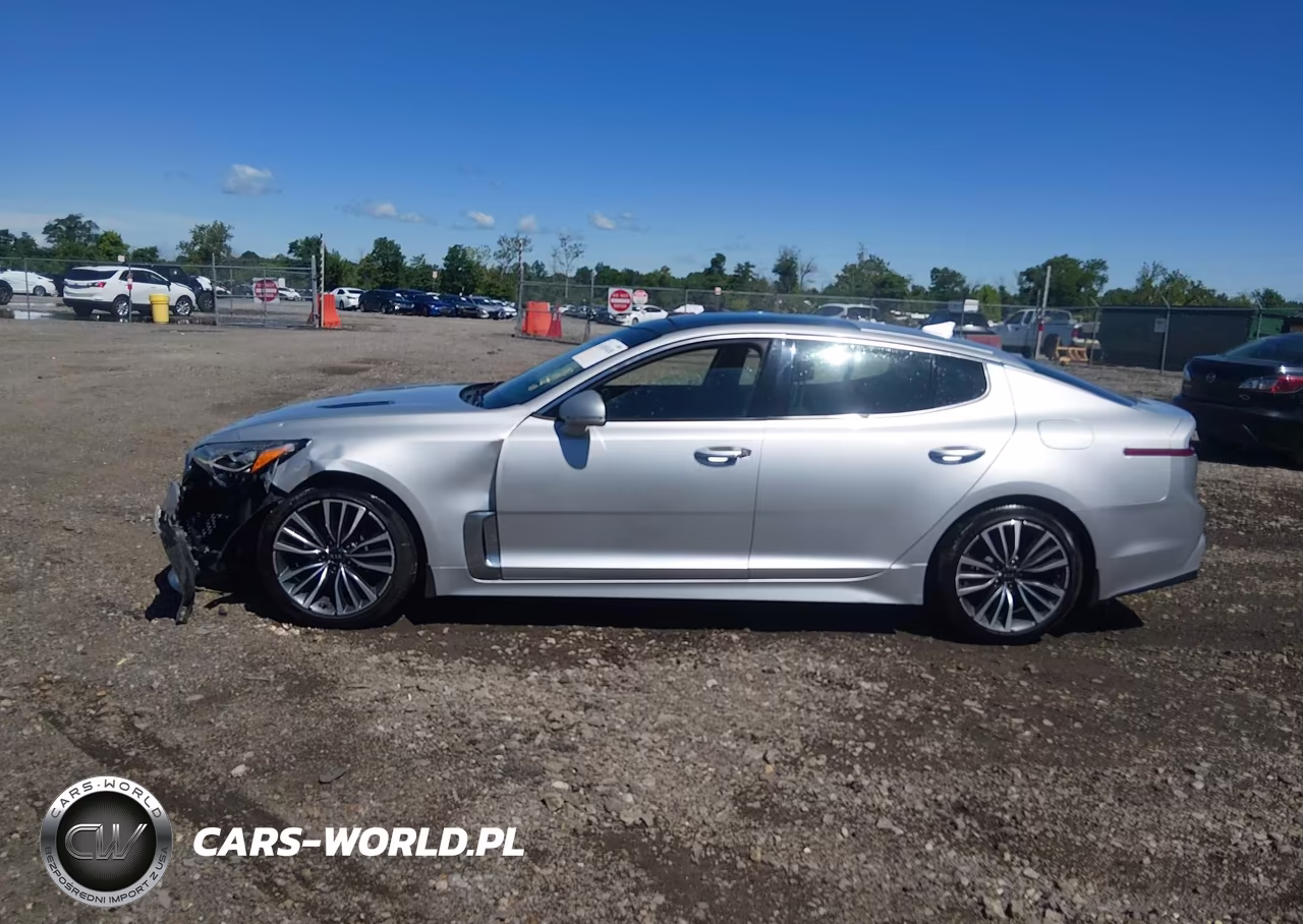 2018 Kia Stinger Premium VIN:KNAE25LA0J6017023 - 14