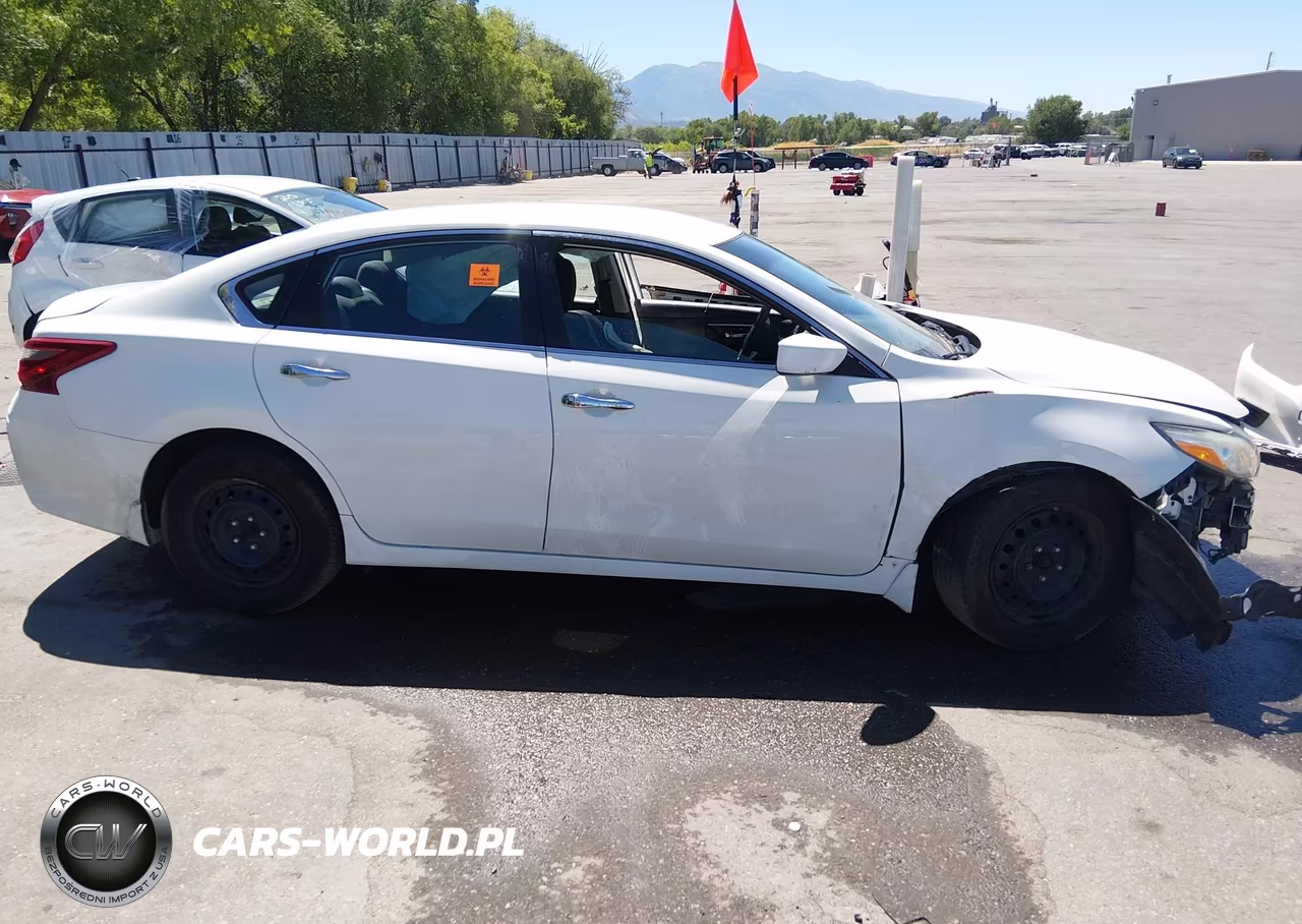 2018 Nissan Altima 2.5 S VIN:1N4AL3AP3JC472465 - 14