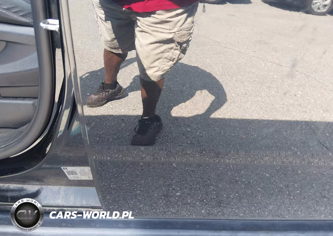 2019 Chevrolet Suburban Ls VIN:1GNSCGKC4KR300243 - 14