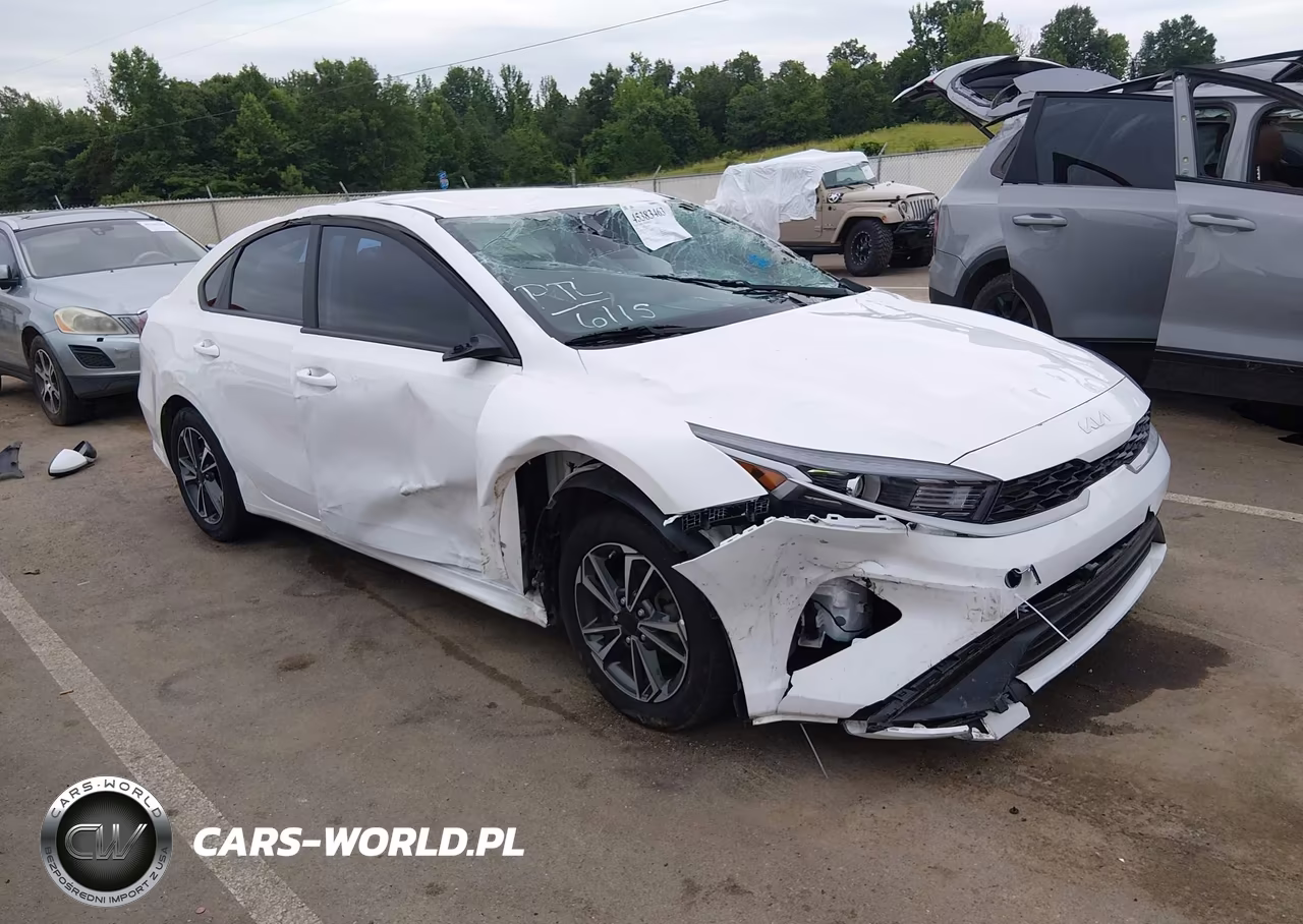 2024 Kia Forte Lxs – zdjęcie 1 z 17