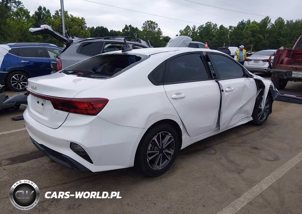 2024 Kia Forte Lxs VIN:3KPF24AD1RE822629 - 4