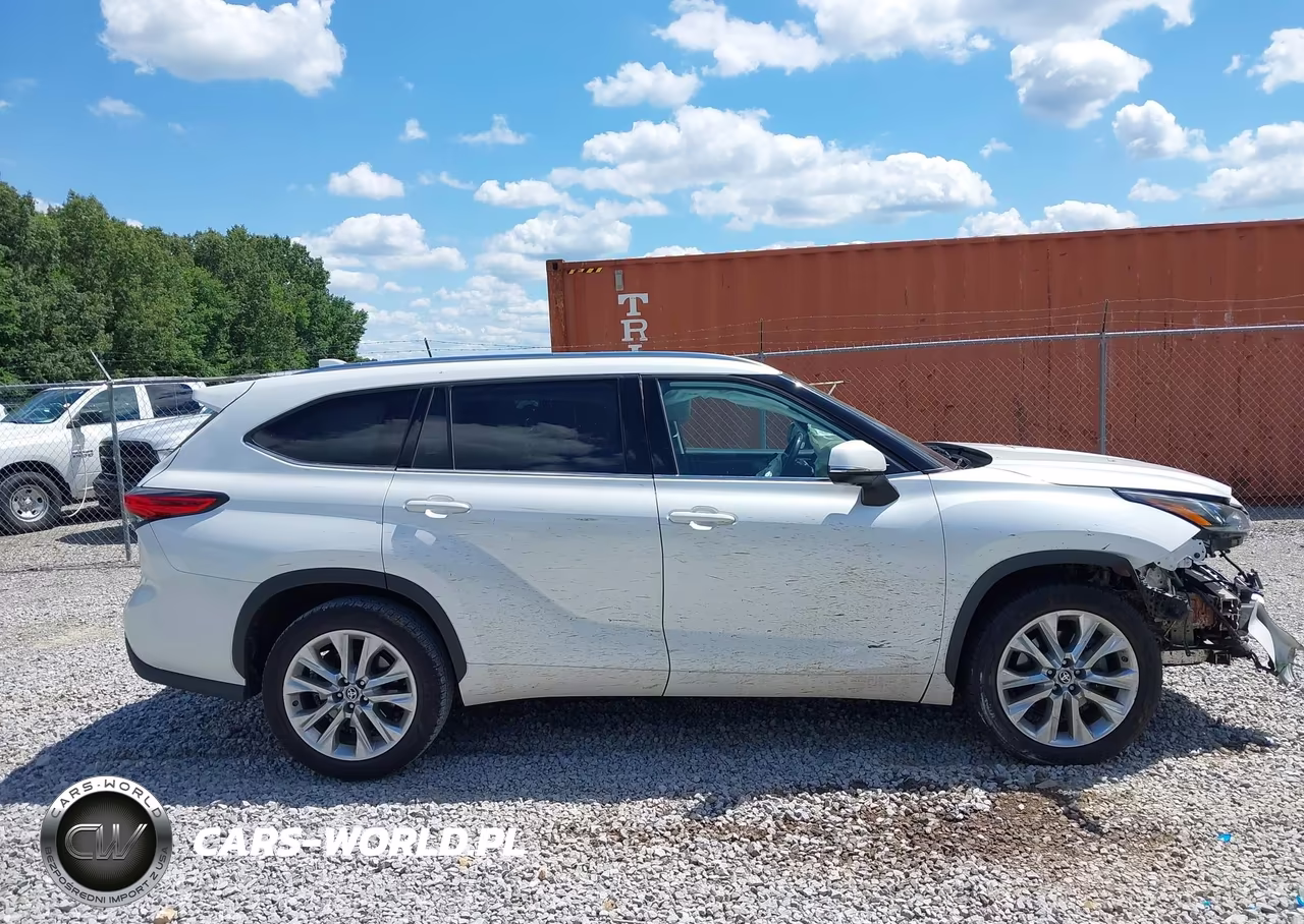 2022 Toyota Highlander Limited VIN:5TDYZRAH3NS539444 - 13