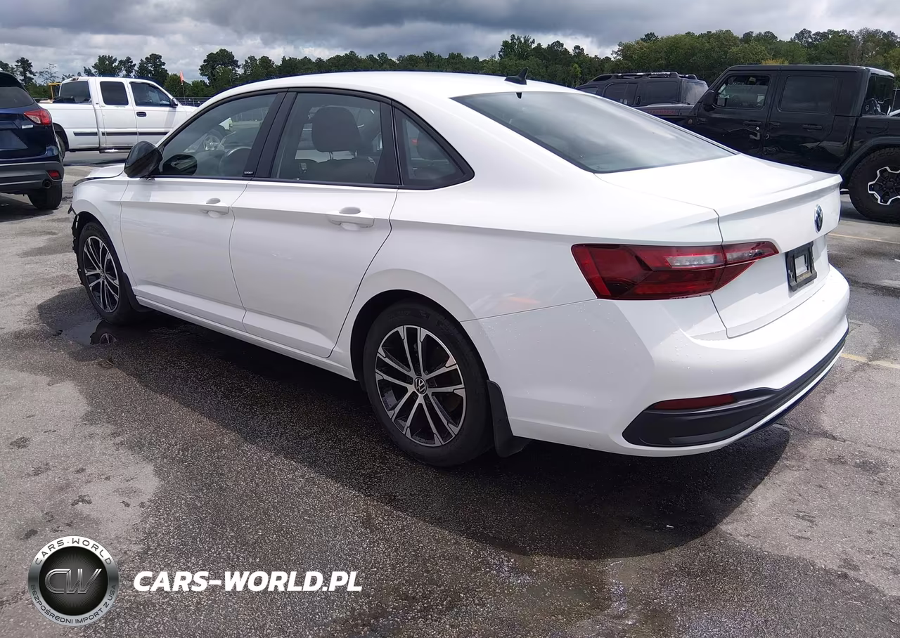 2023 Volkswagen Jetta 1.5T Sport VIN:3VWBM7BU7PM018649 - 3