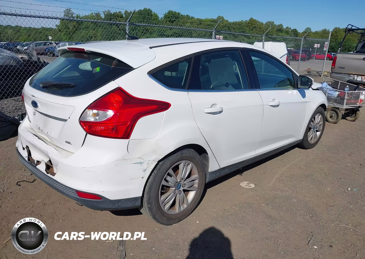 2012 Ford Focus Sel VIN:1FAHP3M22CL334180 - 4