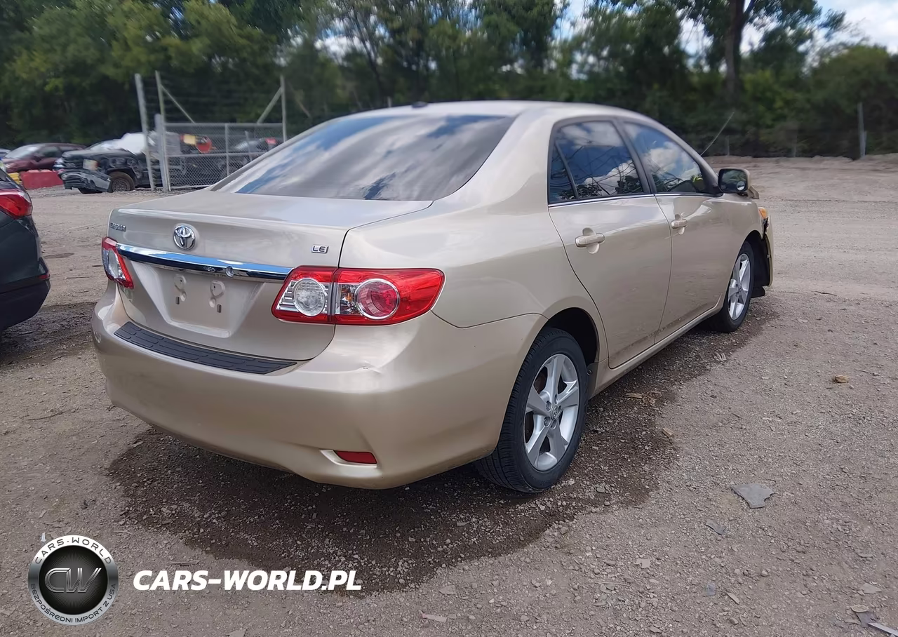 2013 Toyota Corolla Le VIN:5YFBU4EE0DP112835 - 4