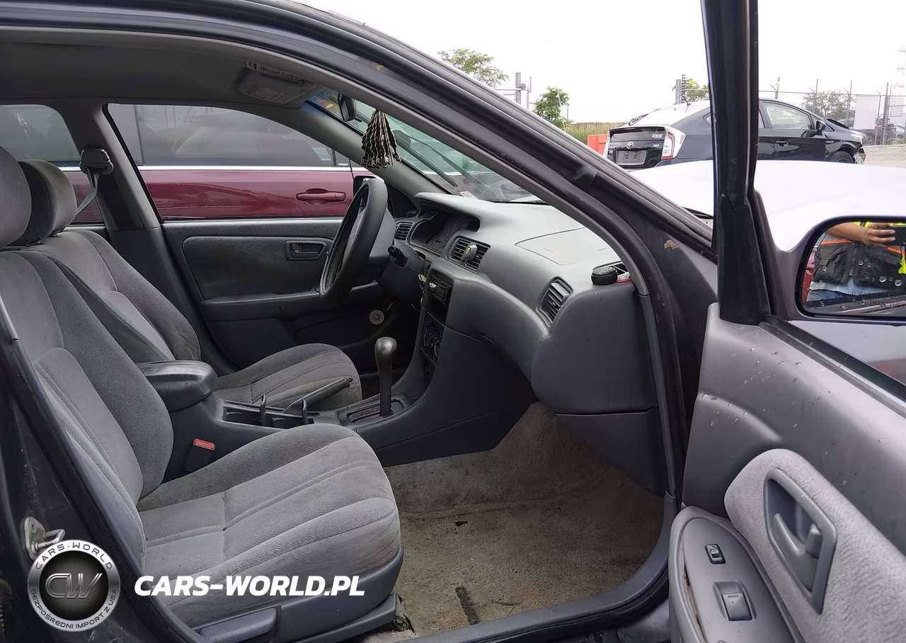 1999 Toyota Camry Ce VIN:4T1BG22K5XU922504 - 5