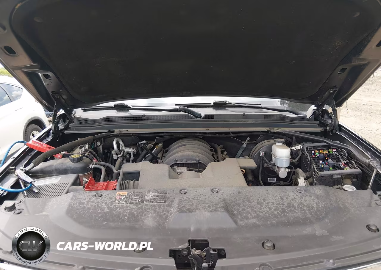 2019 Chevrolet Suburban Premier VIN:1GNSKJKC7KR150502 - 10