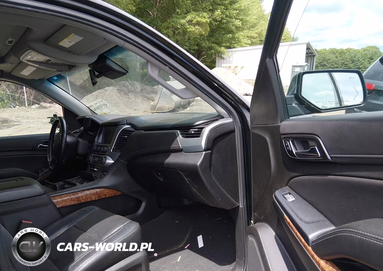 2019 Chevrolet Suburban Premier VIN:1GNSKJKC7KR150502 - 5