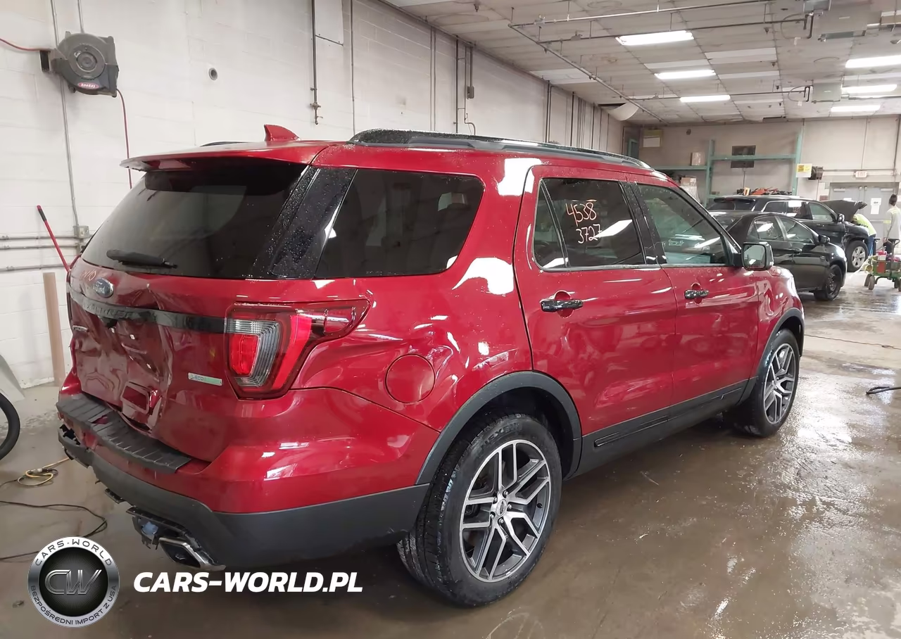 2016 Ford Explorer Sport VIN:1FM5K8GTXGGB00120 - 4