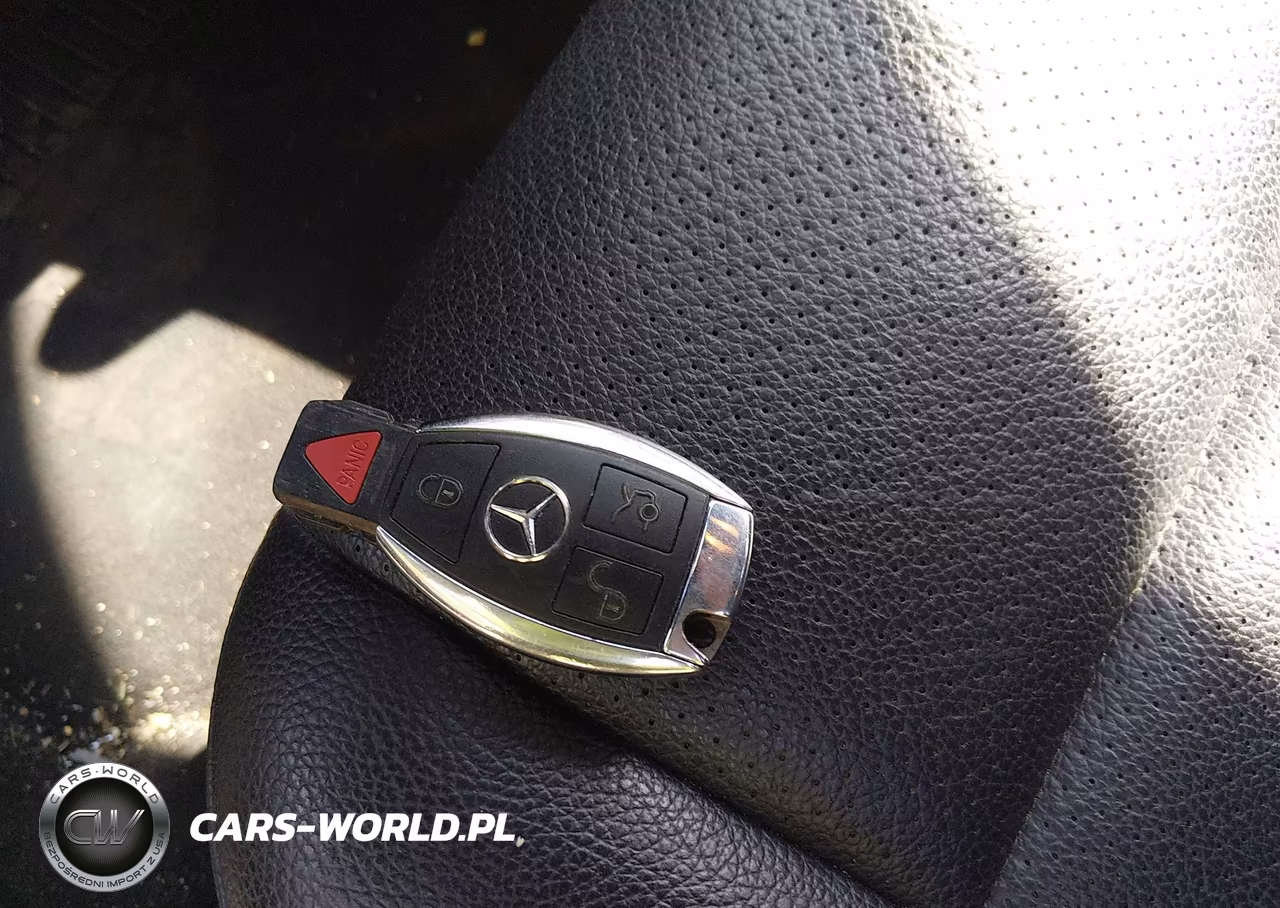 2010 Mercedes-Benz C 300 VIN:WDDGF8BB8AR131867 - 10