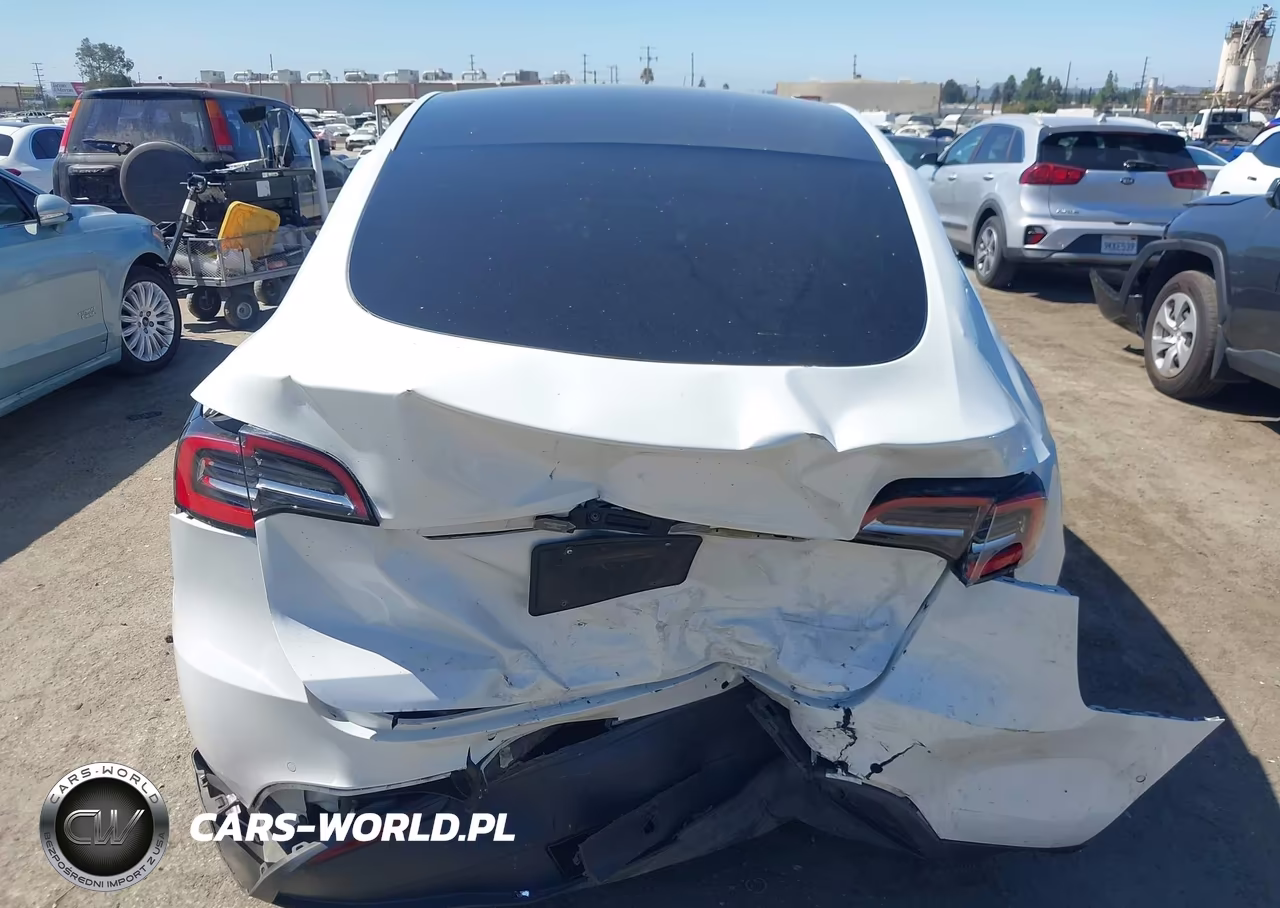 2020 Tesla Model Y Long Range Dual Motor All-Wheel Drive VIN:5YJYGDEE0LF053040 - 14