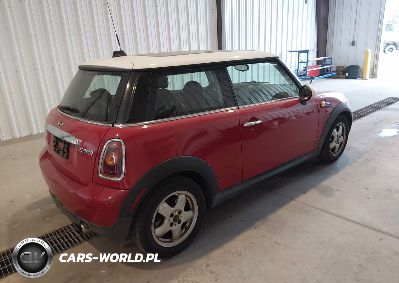 2007 Mini Cooper VIN:WMWMF33537TT58854 - 4