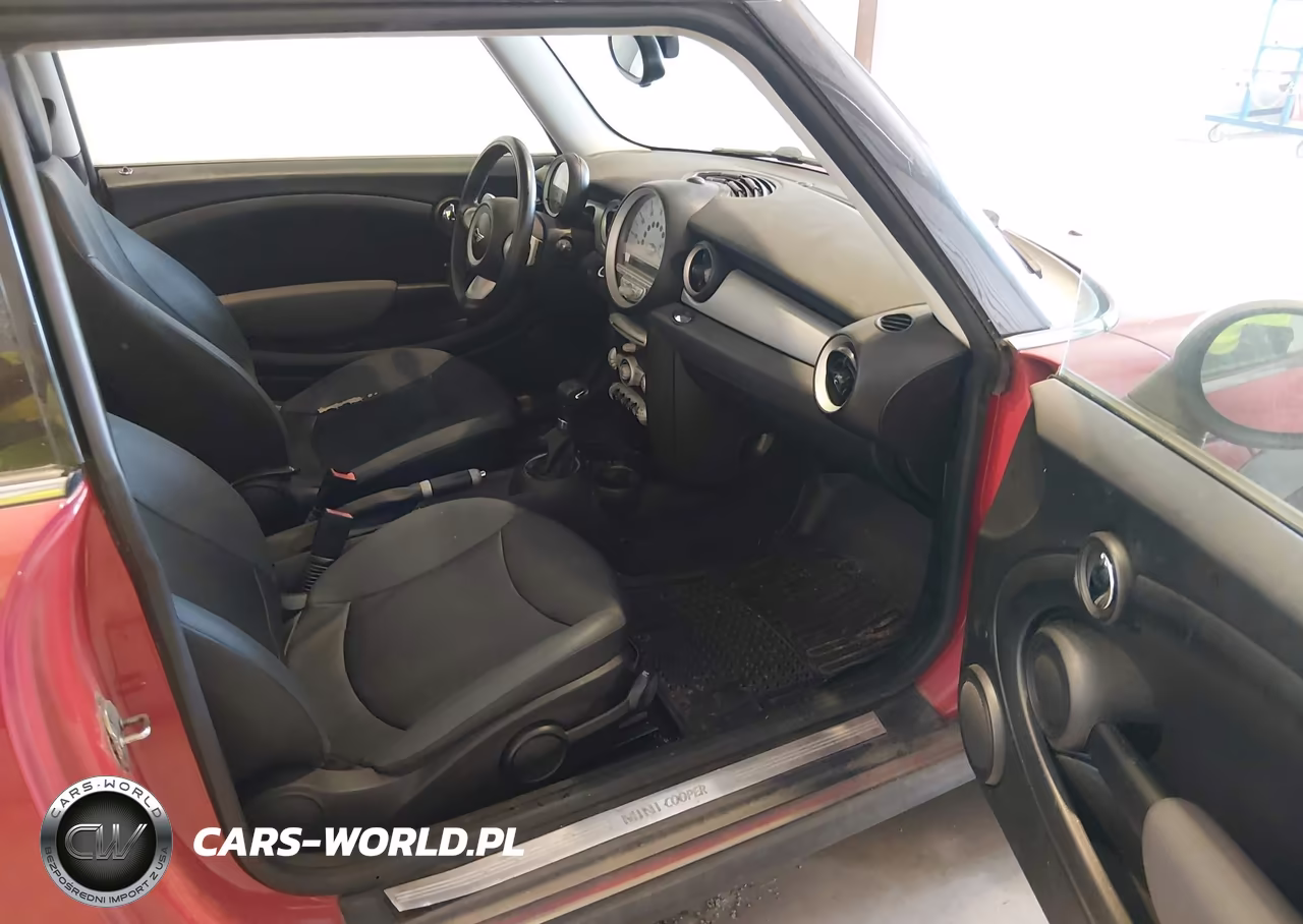 2007 Mini Cooper VIN:WMWMF33537TT58854 - 5