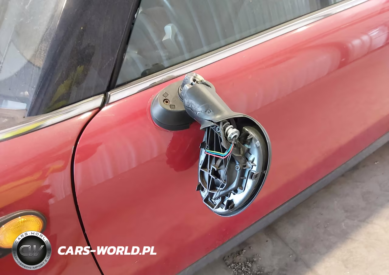 2007 Mini Cooper VIN:WMWMF33537TT58854 - 6