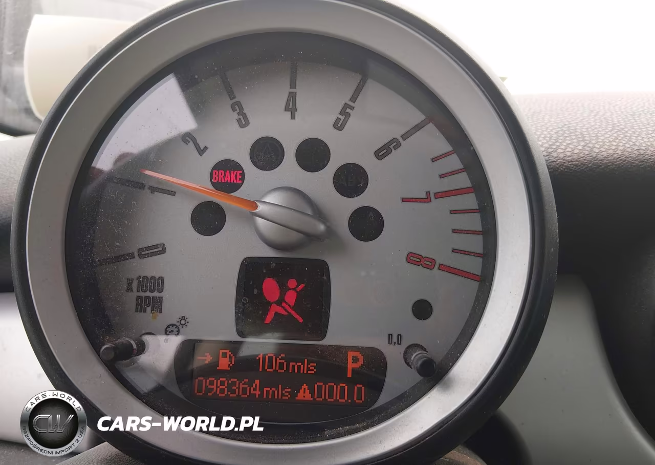 2007 Mini Cooper VIN:WMWMF33537TT58854 - 7
