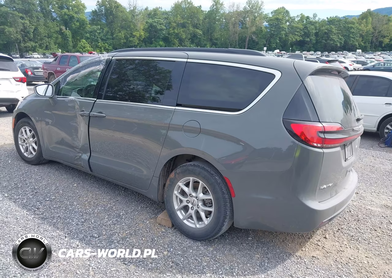 2022 Chrysler Pacifica Touring L VIN:2C4RC1BGXNR198095 - 3