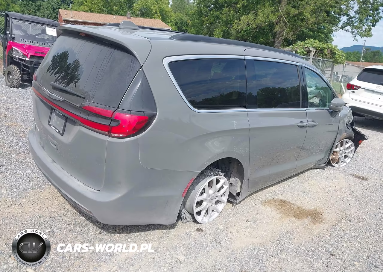 2022 Chrysler Pacifica Touring L VIN:2C4RC1BGXNR198095 - 4