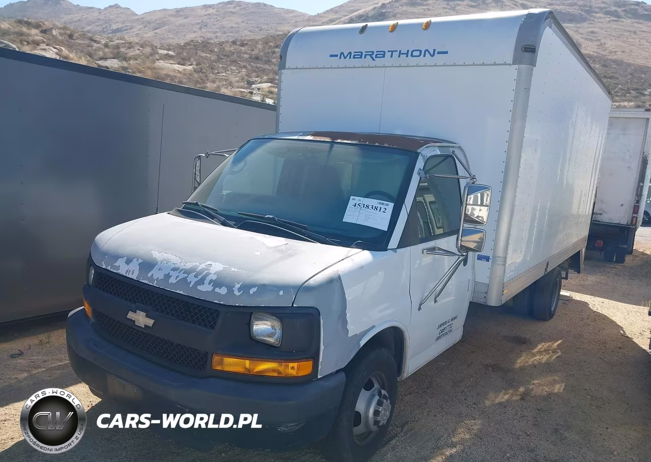 2005 Chevrolet Express Cutaway Base W-C7L-C7N VIN:1GBJG31U951267422 - 2